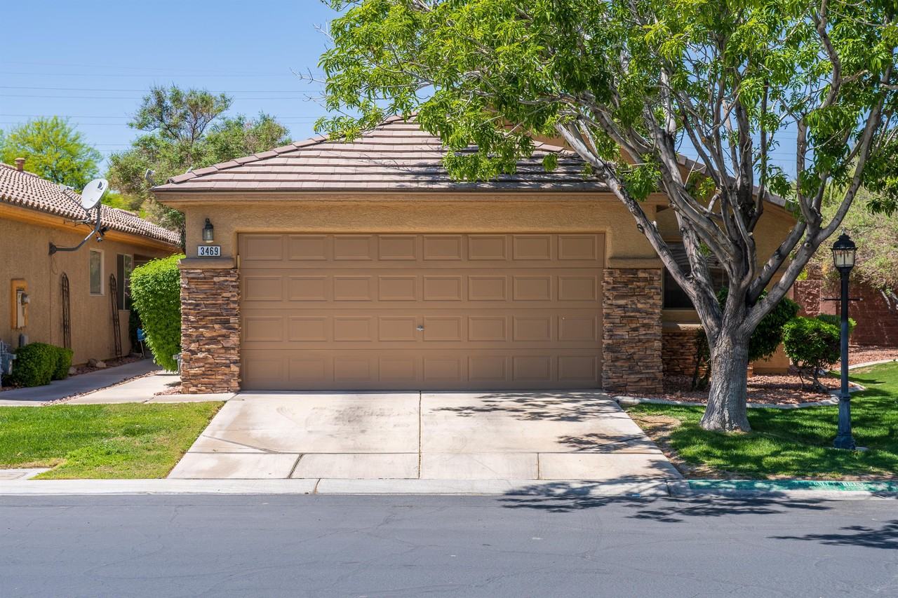 3469 Blue Ash Ln #1 - Photo 2 of 27