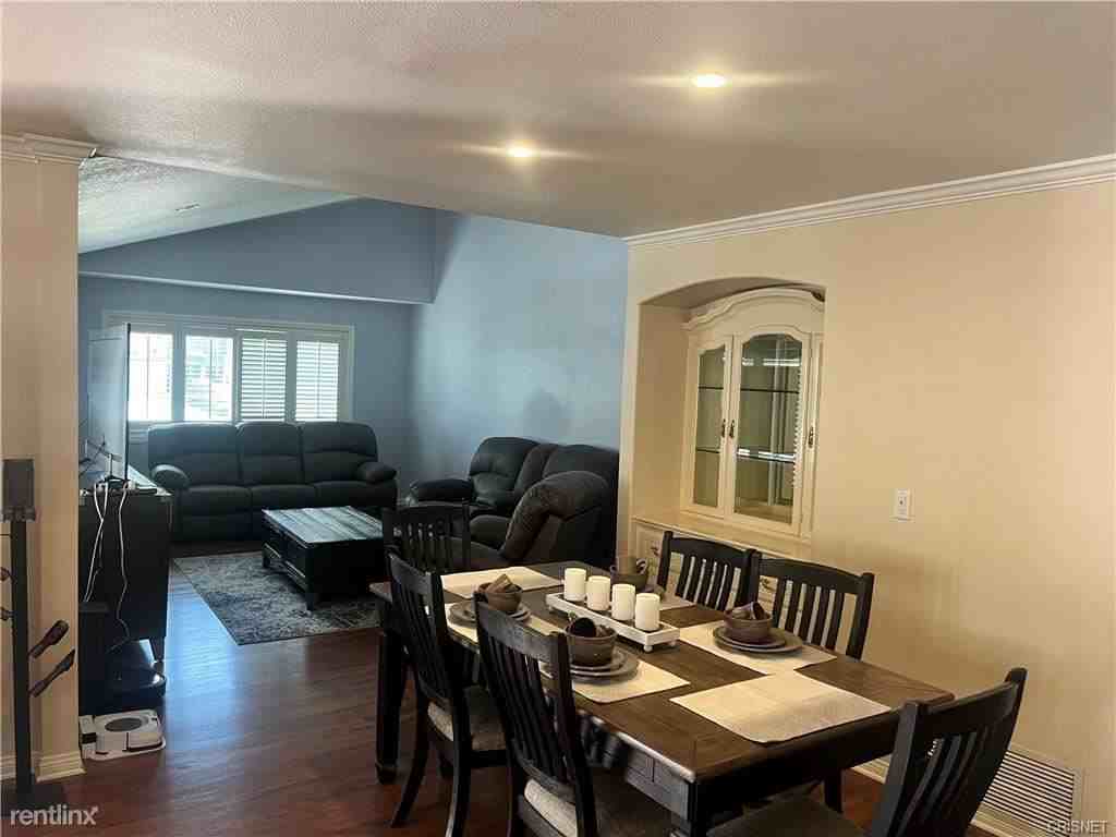 29411 Hillrise Dr - Photo 3 of 11