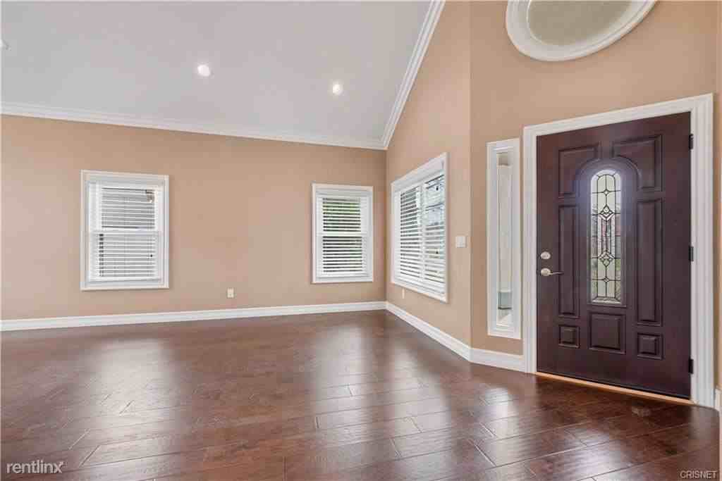 26815 Cold Springs St - Photo 2 of 10