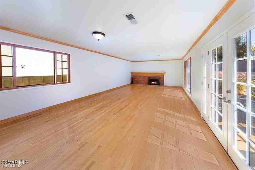 5530 Lake Lindero Dr - Photo 2 of 10