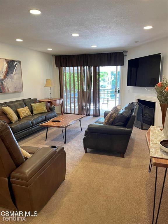 2386 Leeward Cir - Photo 2 of 9