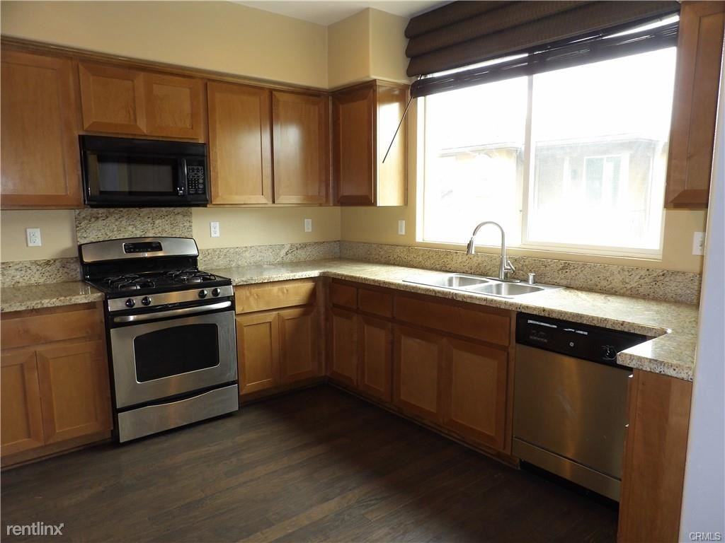 1507 Mission Ln - Photo 2 of 10