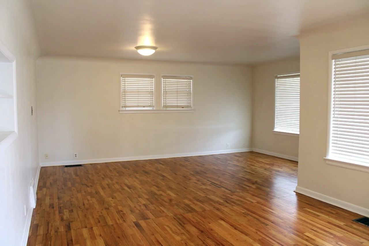 411 E Prospect Rd - Photo 2 of 11