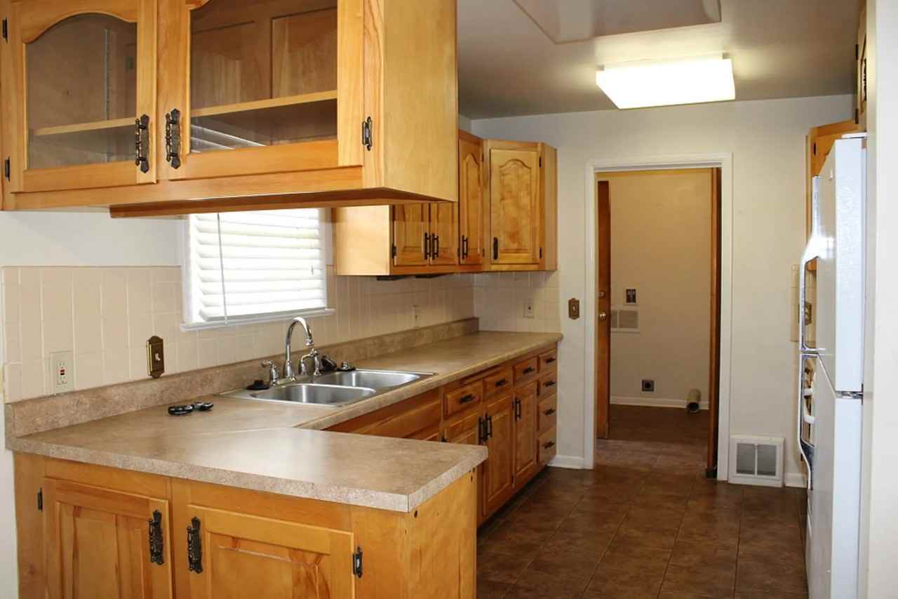 411 E Prospect Rd - Photo 3 of 11