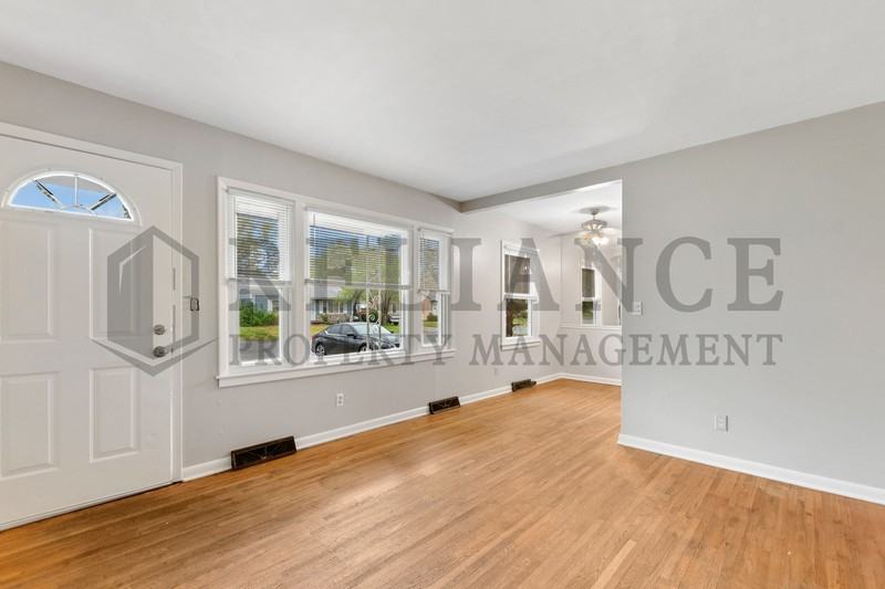 2328 W Crawford St - Photo 4 of 20