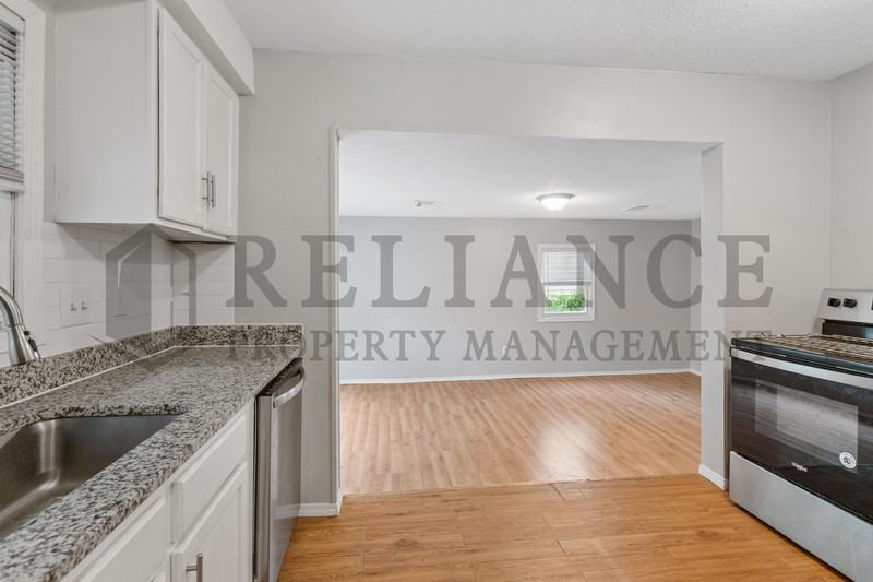 1128 N Estelle Ave - Photo 4 of 25