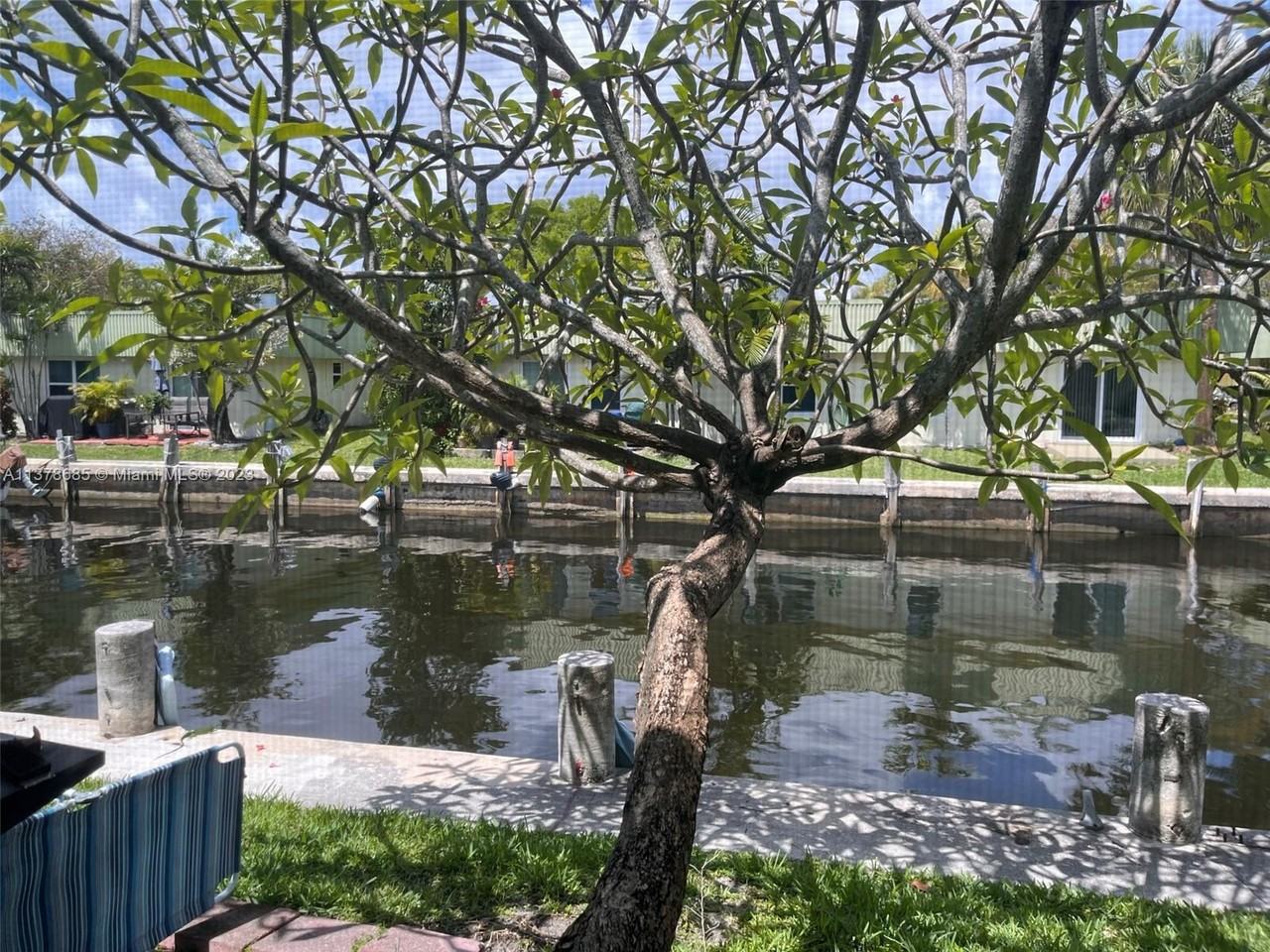 309 Lewis Lane #1N.E. 3rd - Photo 2 of 18