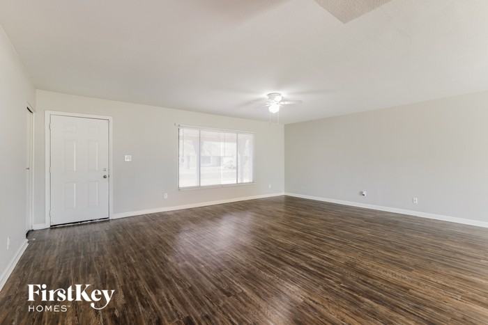 3507 W Mandalay Ln - Photo 3 of 16