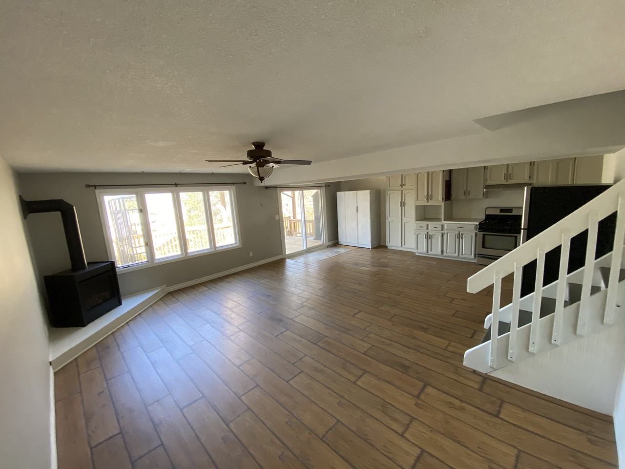 215 Wellington Street - Photo 2 of 13