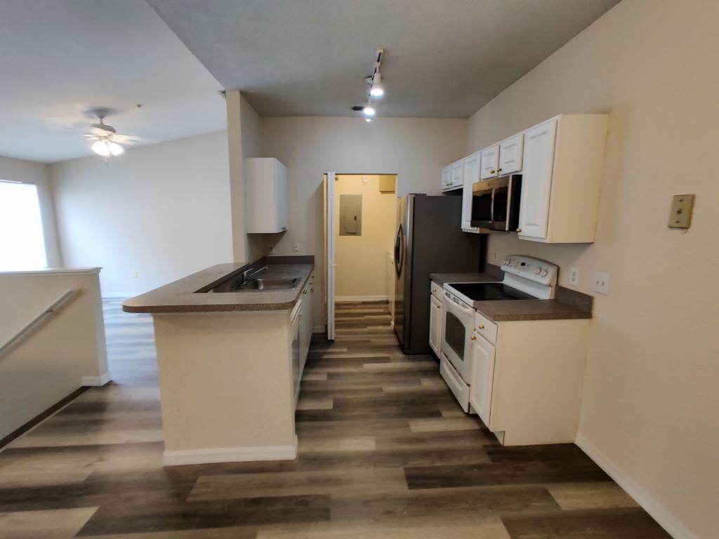 858 Grand Regency Pointe - Photo 3 of 23