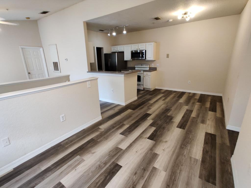 858 Grand Regency Pointe - Photo 4 of 23