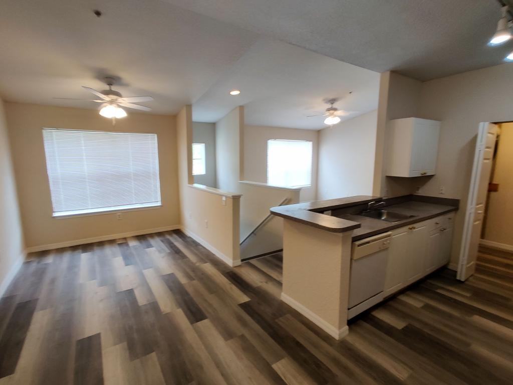 858 Grand Regency Pointe - Photo 6 of 23