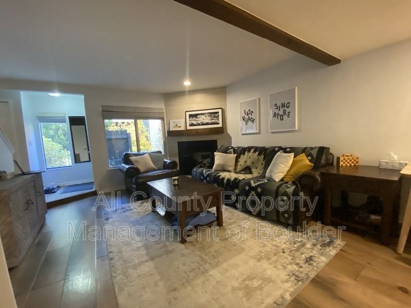 2982 Shady Holw W - Photo 7 of 13