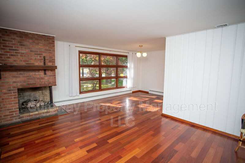 176 Narragansett Trl - Photo 3 of 26