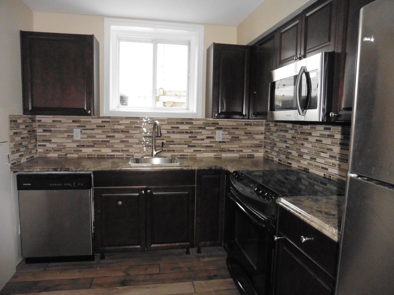 57 Fittons Road East - Photo 2 of 6