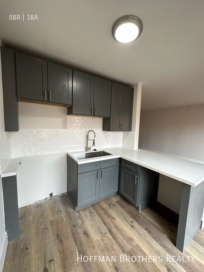 978 Menlo Ave #104 - Photo 2 of 4