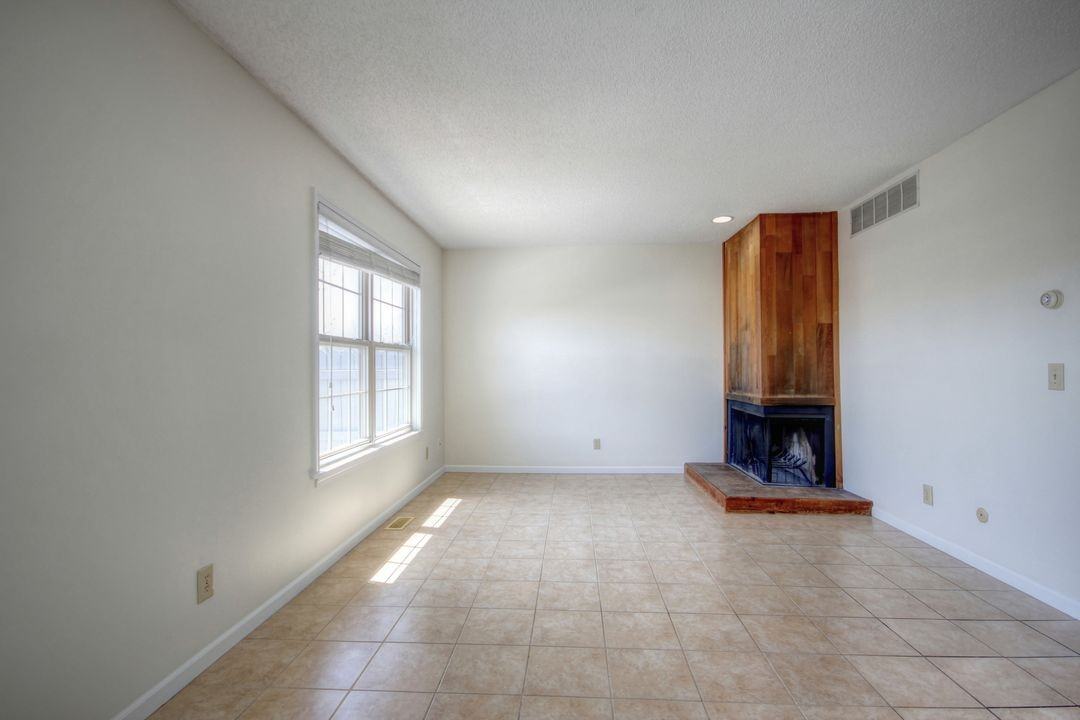 202 Burwash Ave #NA - Photo 2 of 12