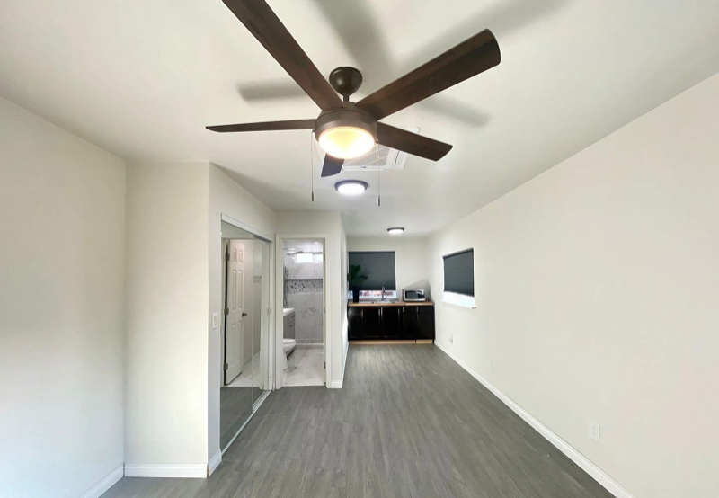 224 W 8th Ave - Photo 2 of 17