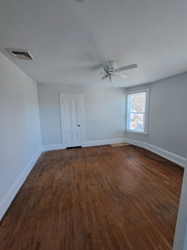 104 Main St - Photo 3 of 8