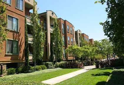 1987 Bridgepointe Pkwy - Photo 3 of 17