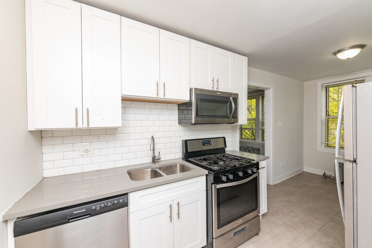 1317 E Madison Park #3 - Photo 3 of 10