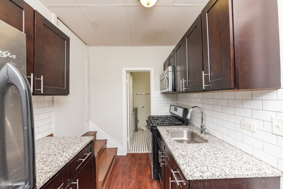 1325 E Madison Park #G - Photo 2 of 11