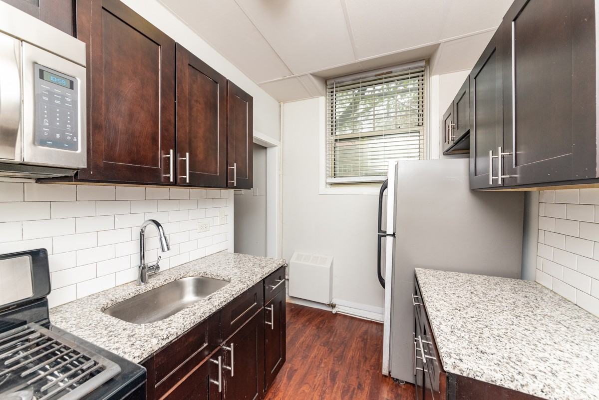 1325 E Madison Park #G - Photo 3 of 11