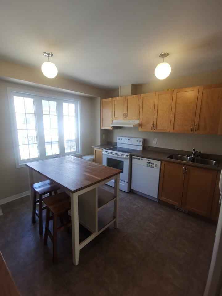 350 Gotham Private 1 Apartments 350 Gotham Pvt, Ottawa, ON K2C 4G7