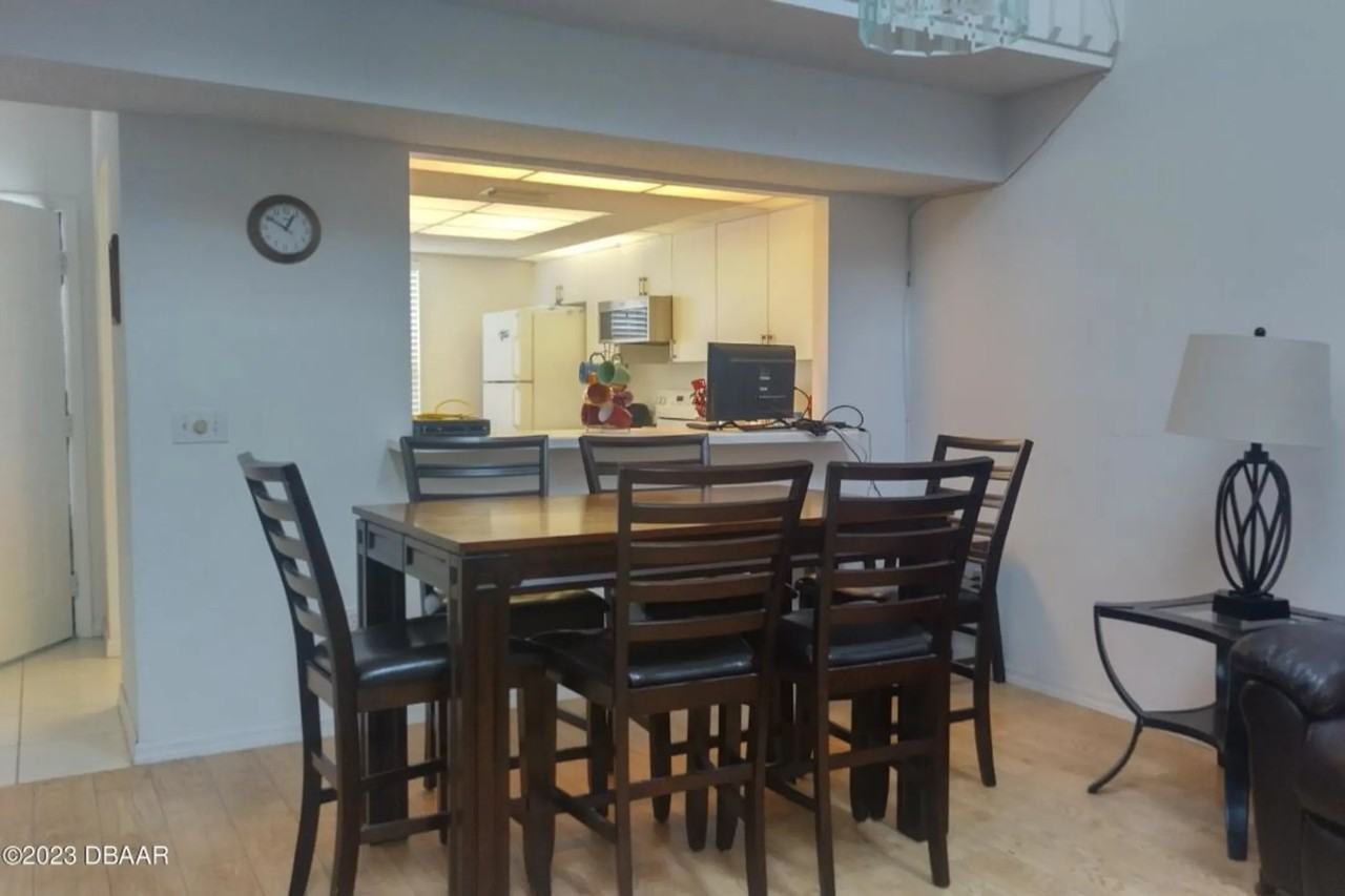 961 S Lakewood Ter - Photo 3 of 17