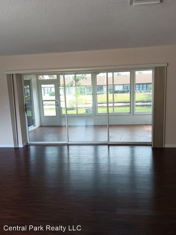 832 S Gondola Dr - Photo 3 of 38