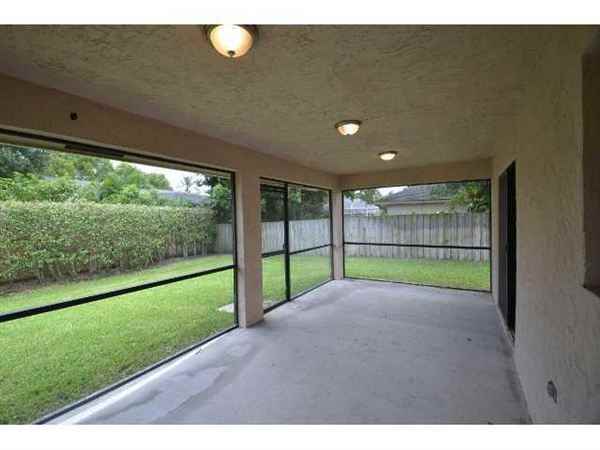 2743 Yarmouth Drive - Photo 2 of 6