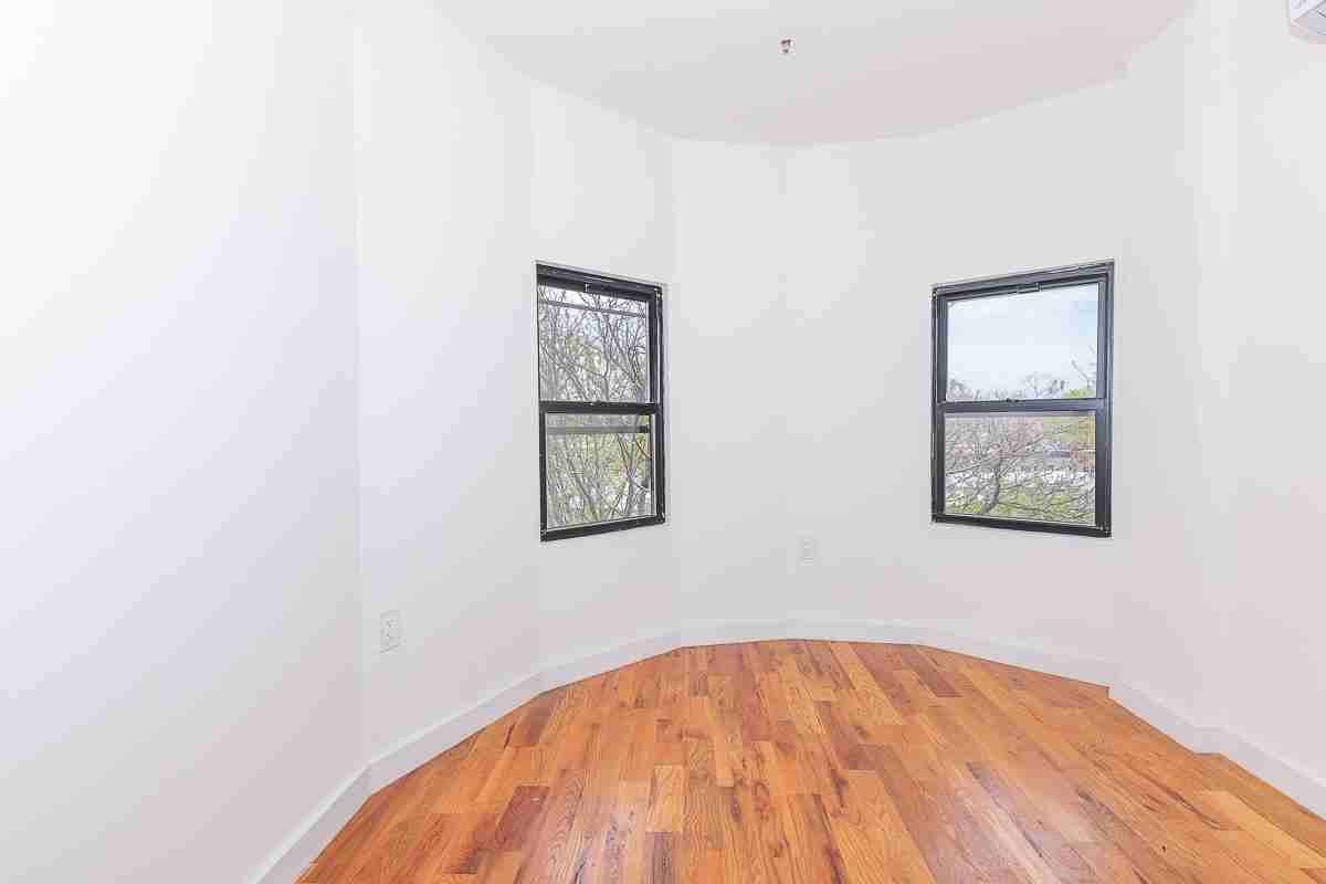 2513 Bedford Ave #1F