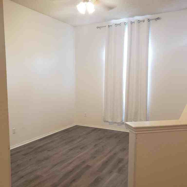 924 Hillrise Dr - Photo 5 of 29