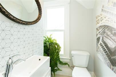 279 Mitton St N - Photo 2 of 13