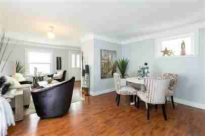 279 Mitton St N - Photo 3 of 13