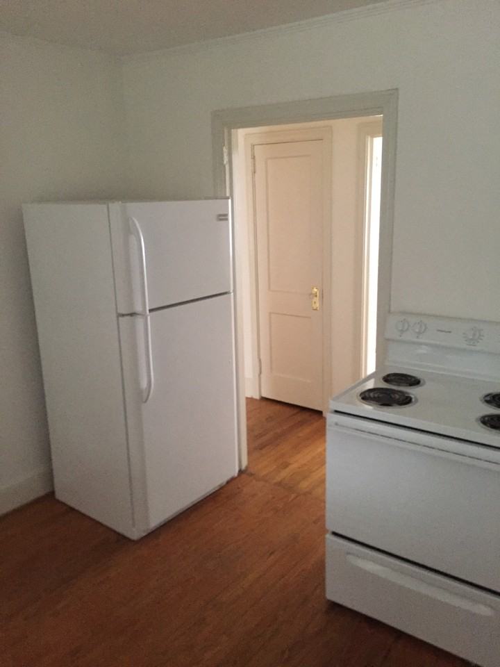 304 Union Avenue - Photo 4 of 6