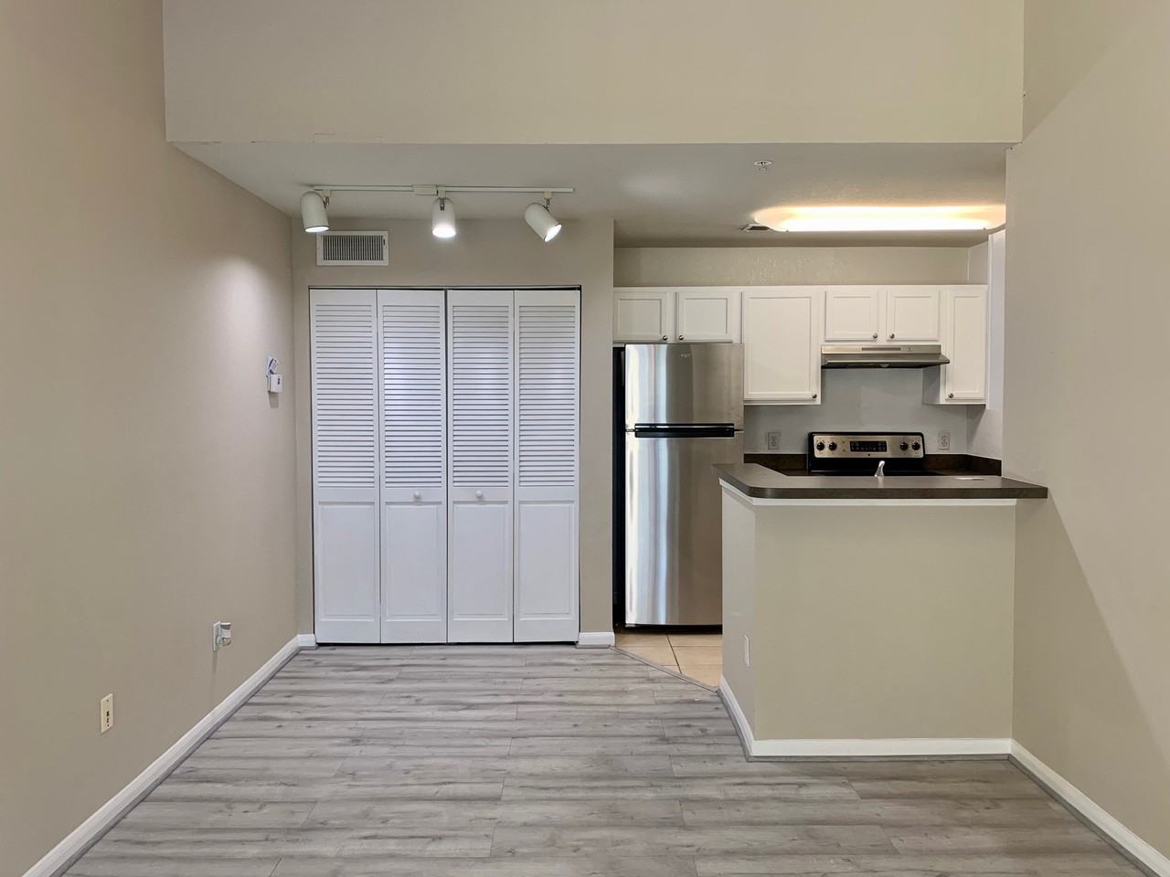 9061 Lee Vista Blvd #1302 - Photo 5 of 15
