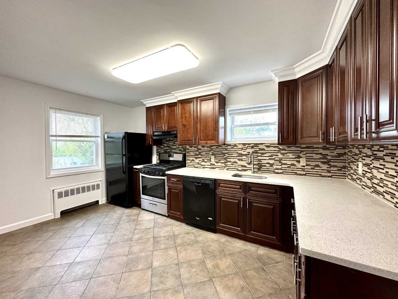22 Pleasant Pl Unit 2 - Photo 3 of 10