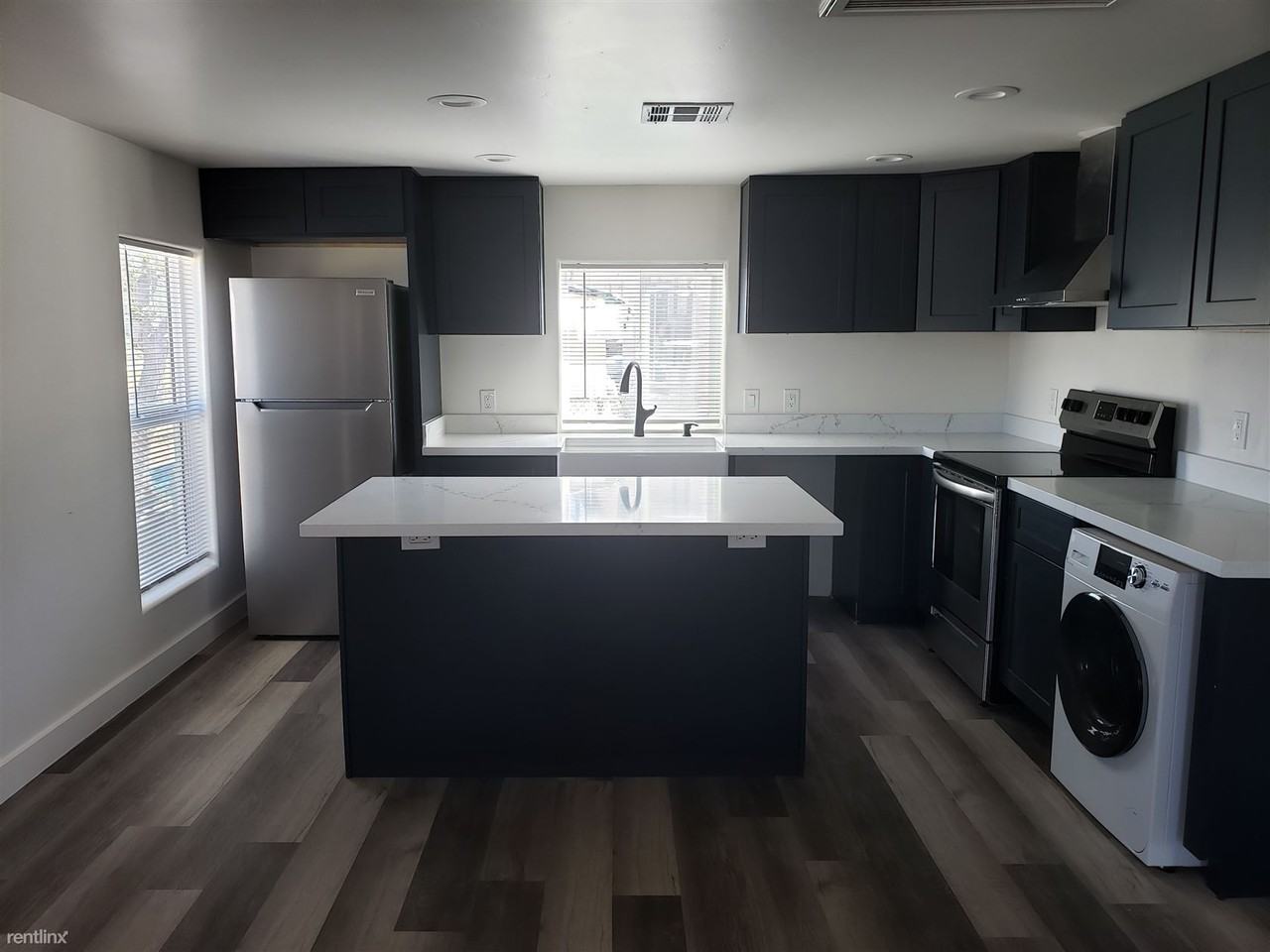 1104 N Myers Blvd - Photo 2 of 11