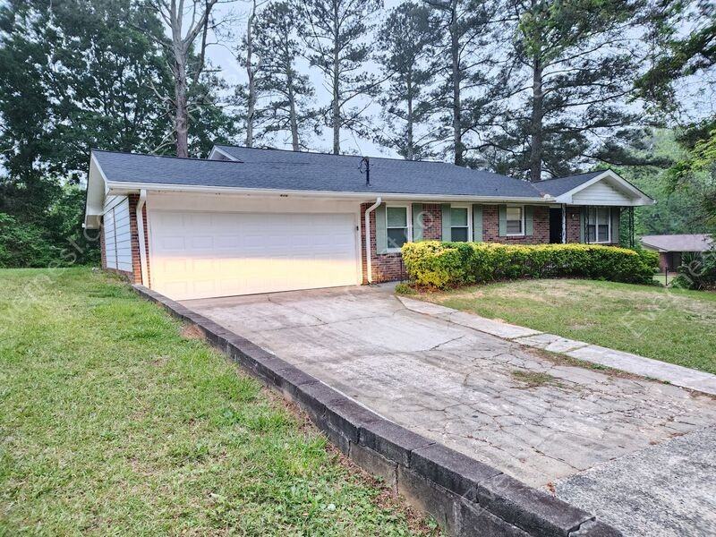 418 Center Cir Sw - Photo 2 of 25