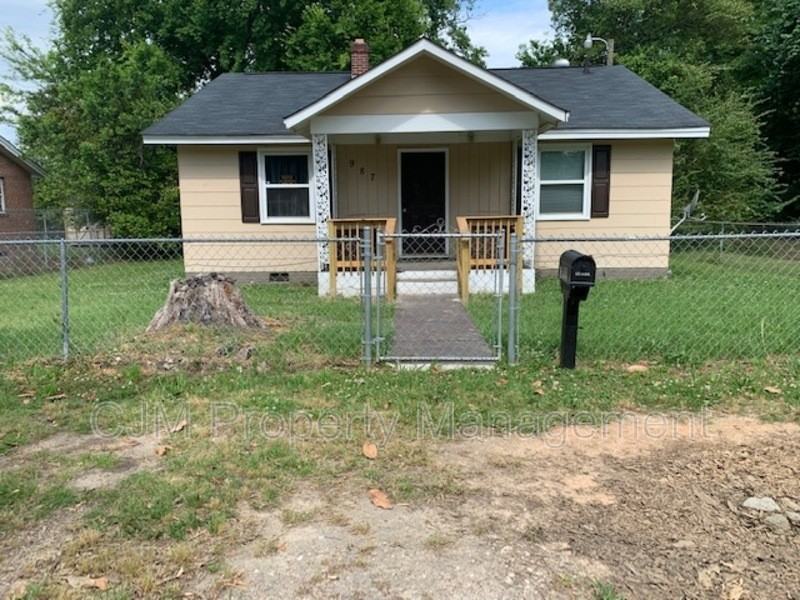 987 Hammock St - Photo 2 of 4