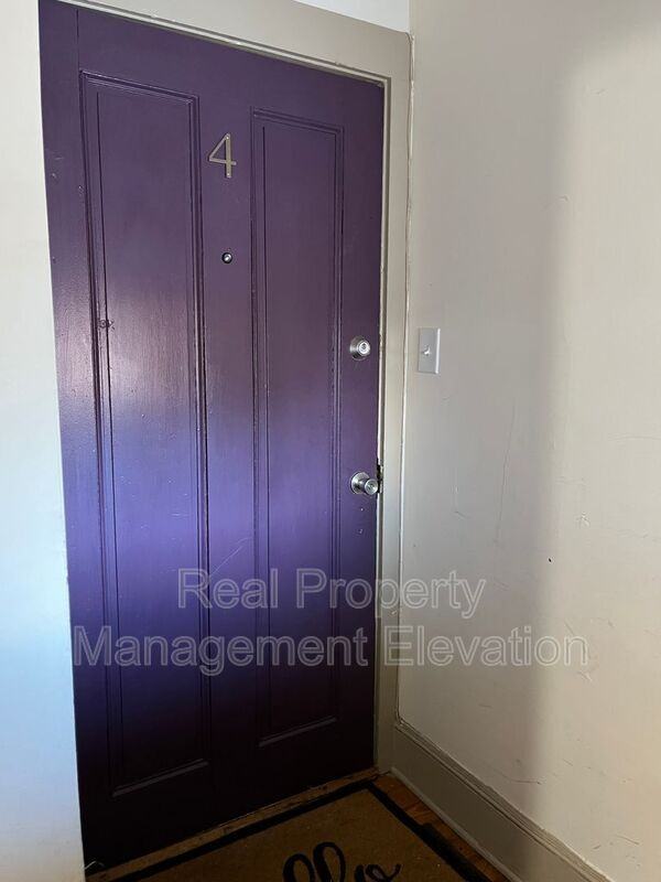 523 S Cameron St #4 - Photo 3 of 11