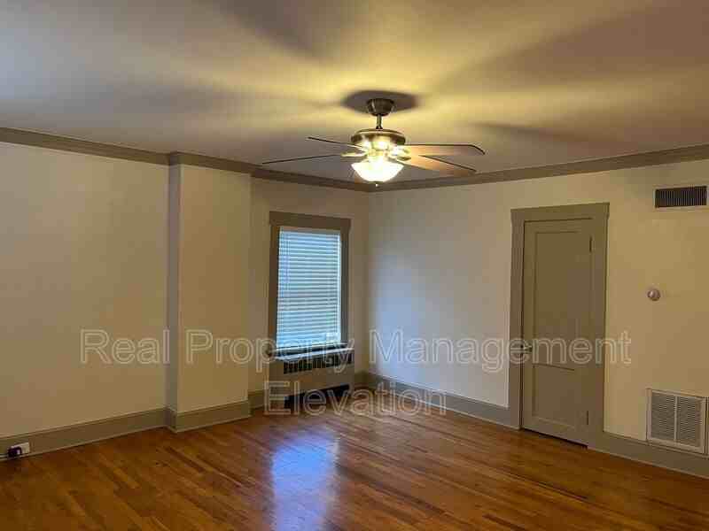 523 S Cameron St #4 - Photo 4 of 11