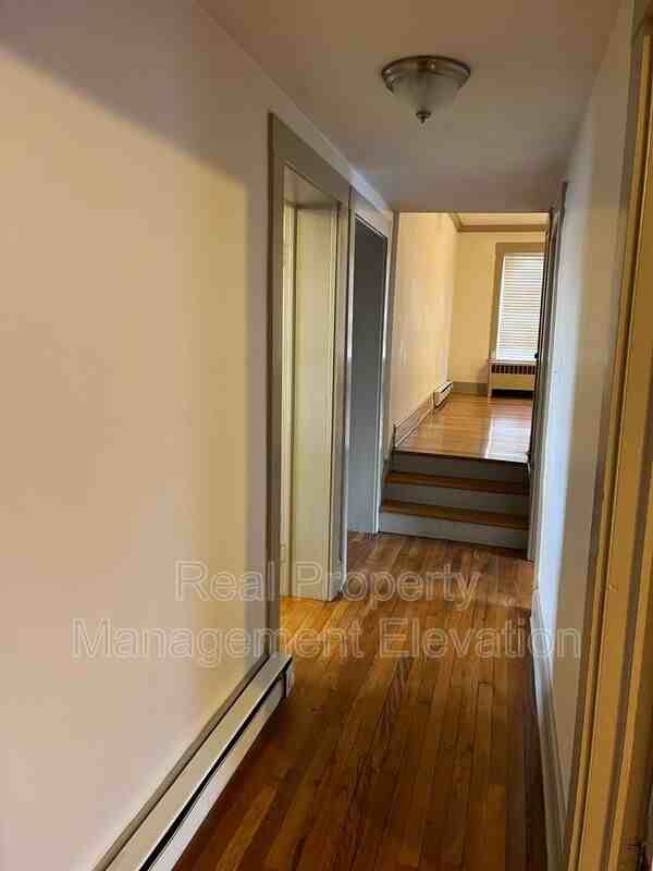 523 S Cameron St #4 - Photo 6 of 11