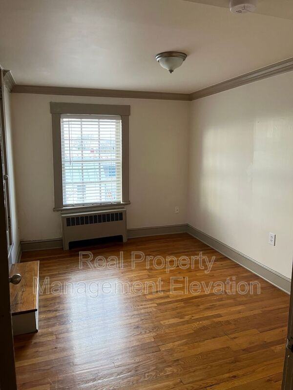 523 S Cameron St #4 - Photo 7 of 11