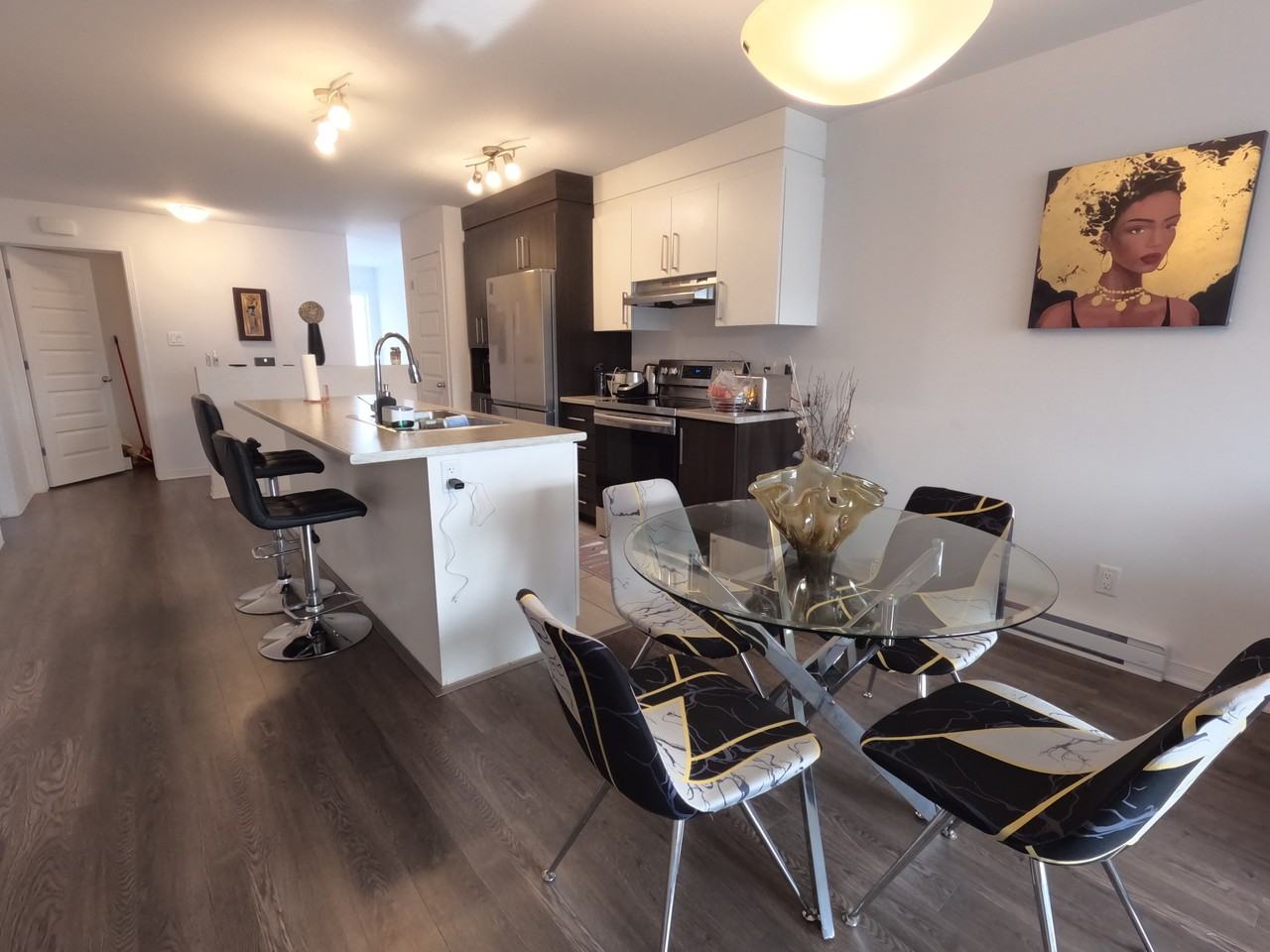 328 Avenue de l'Hippodrome 3, Gatineau, QC J9H 0L5 2 Bedroom Apartment