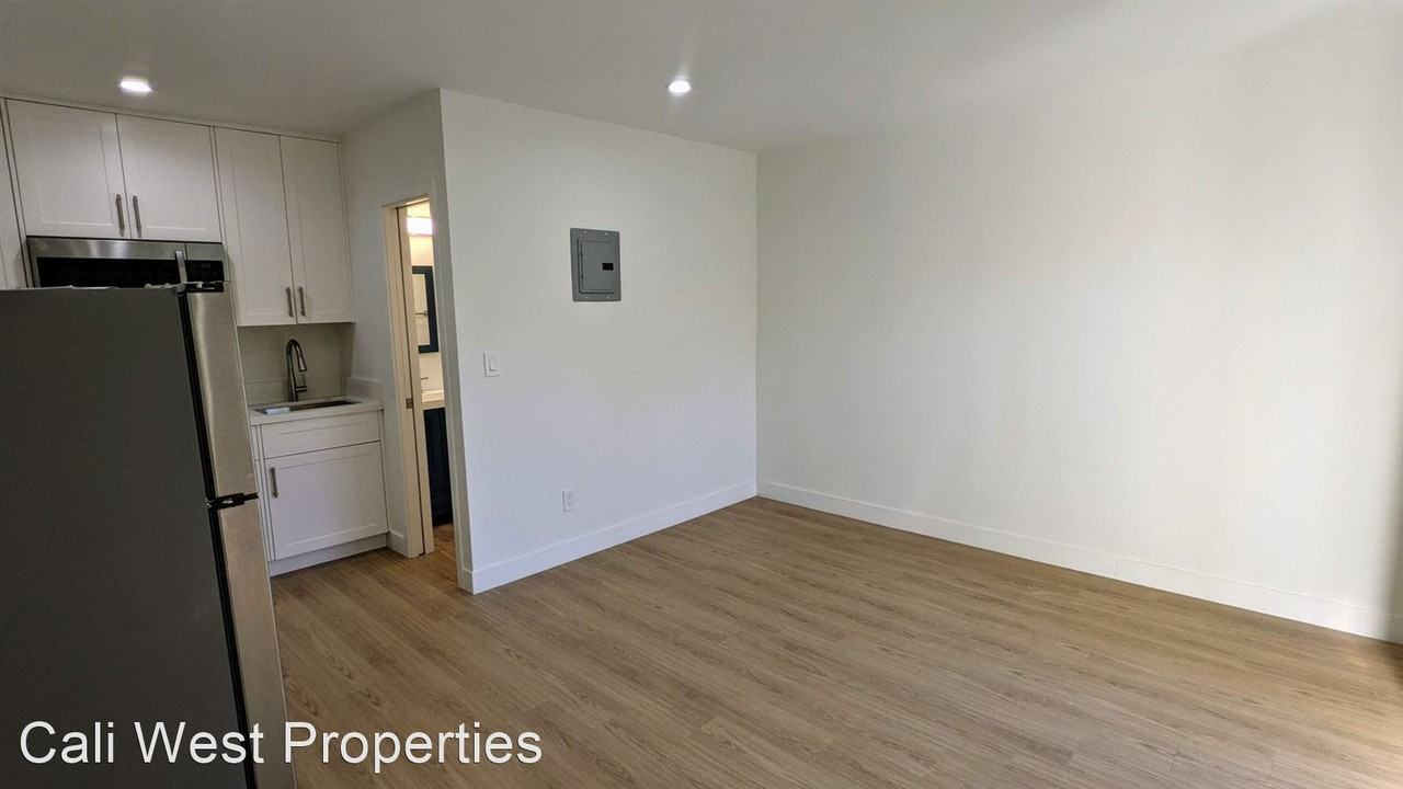 811 Euclid St - Photo 3 of 7