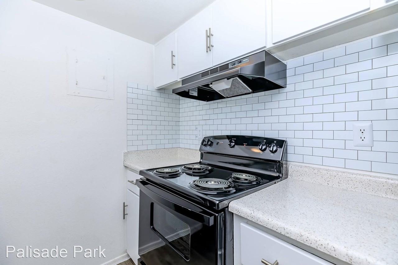 Palisade Park Apartments 3001 N Black Canyon Hwy, Phoenix, AZ 85015