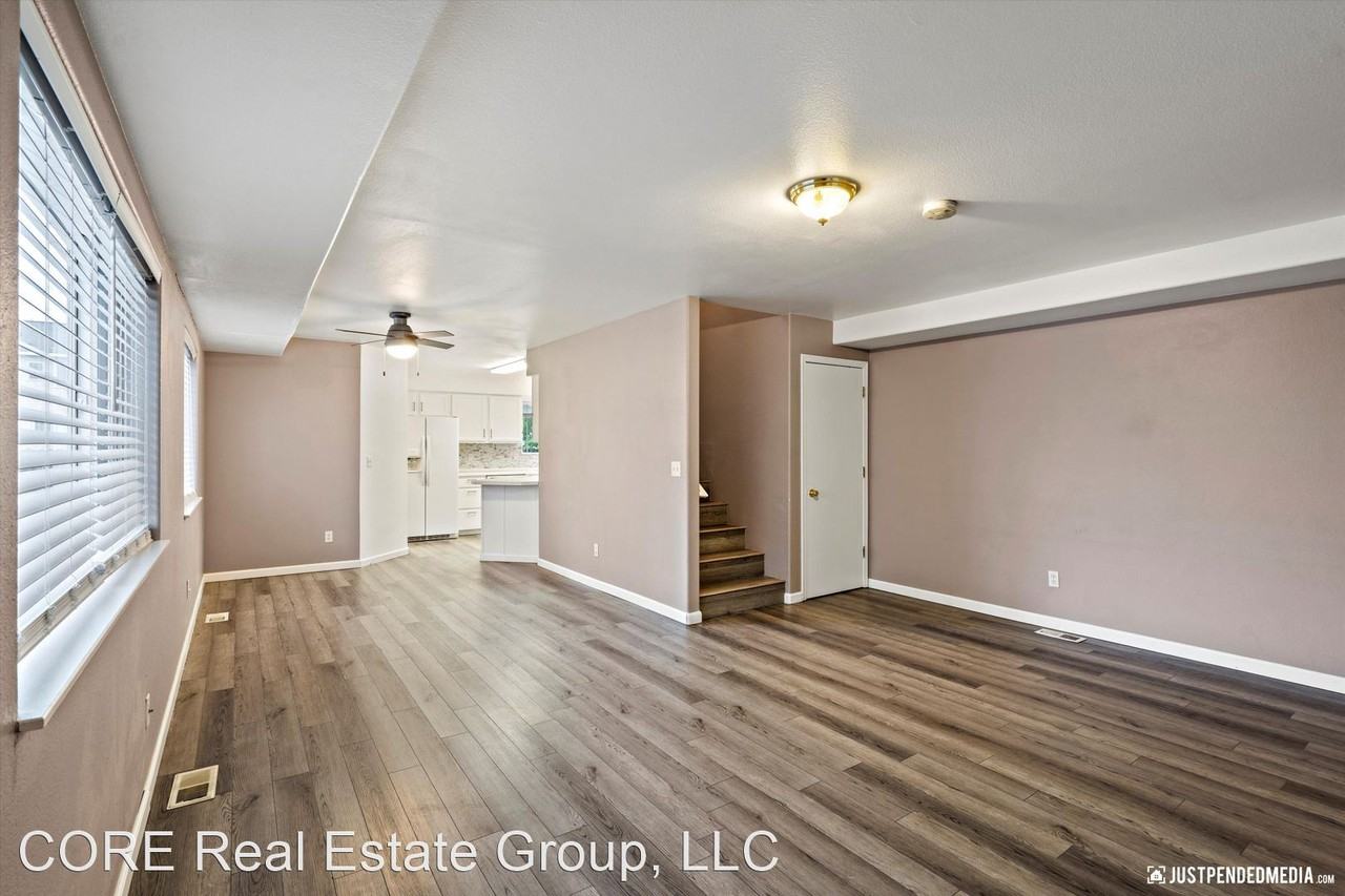 541 San Juan Circle - Photo 2 of 20