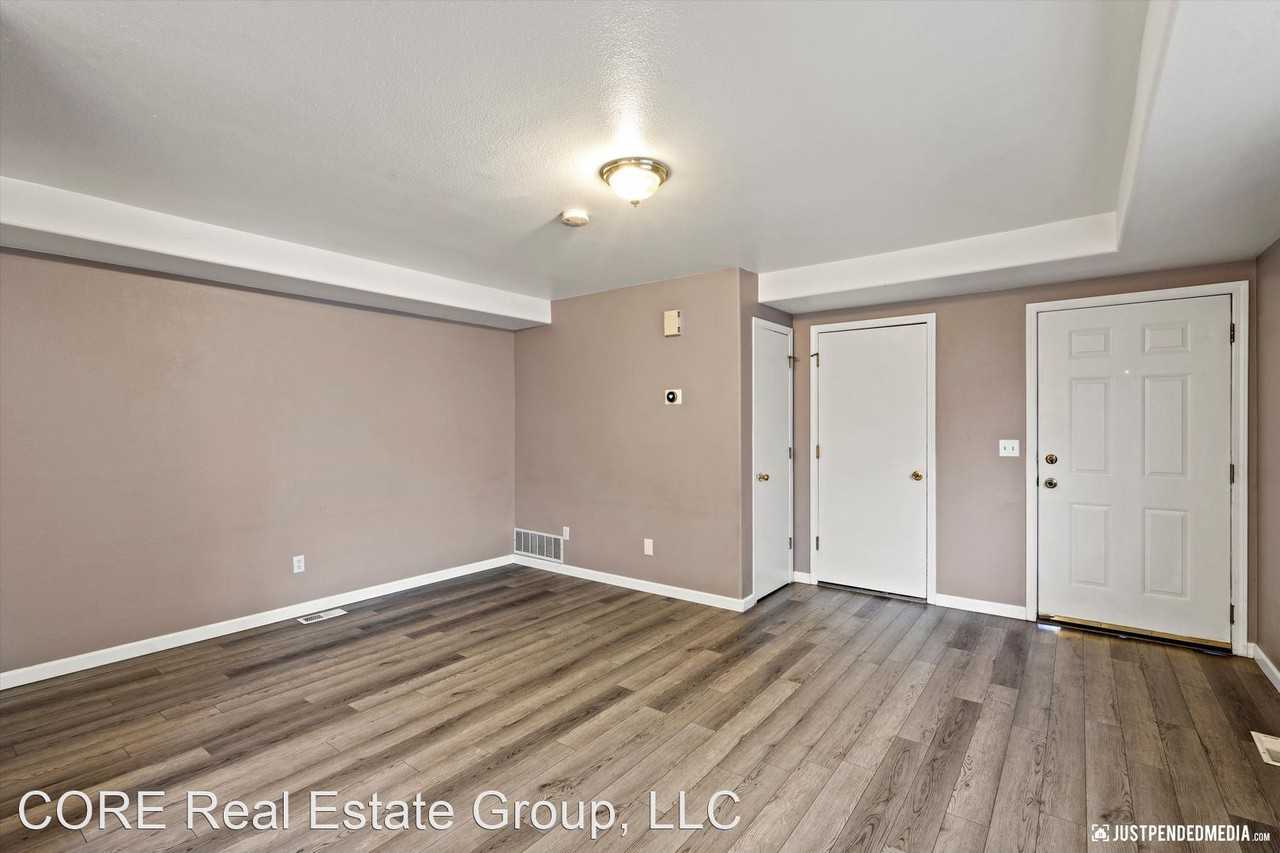 541 San Juan Circle - Photo 3 of 20